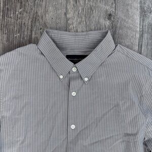 Abercrombie & Fitch Men’s Medium Super Slim Gray Striped Button Down Shirt